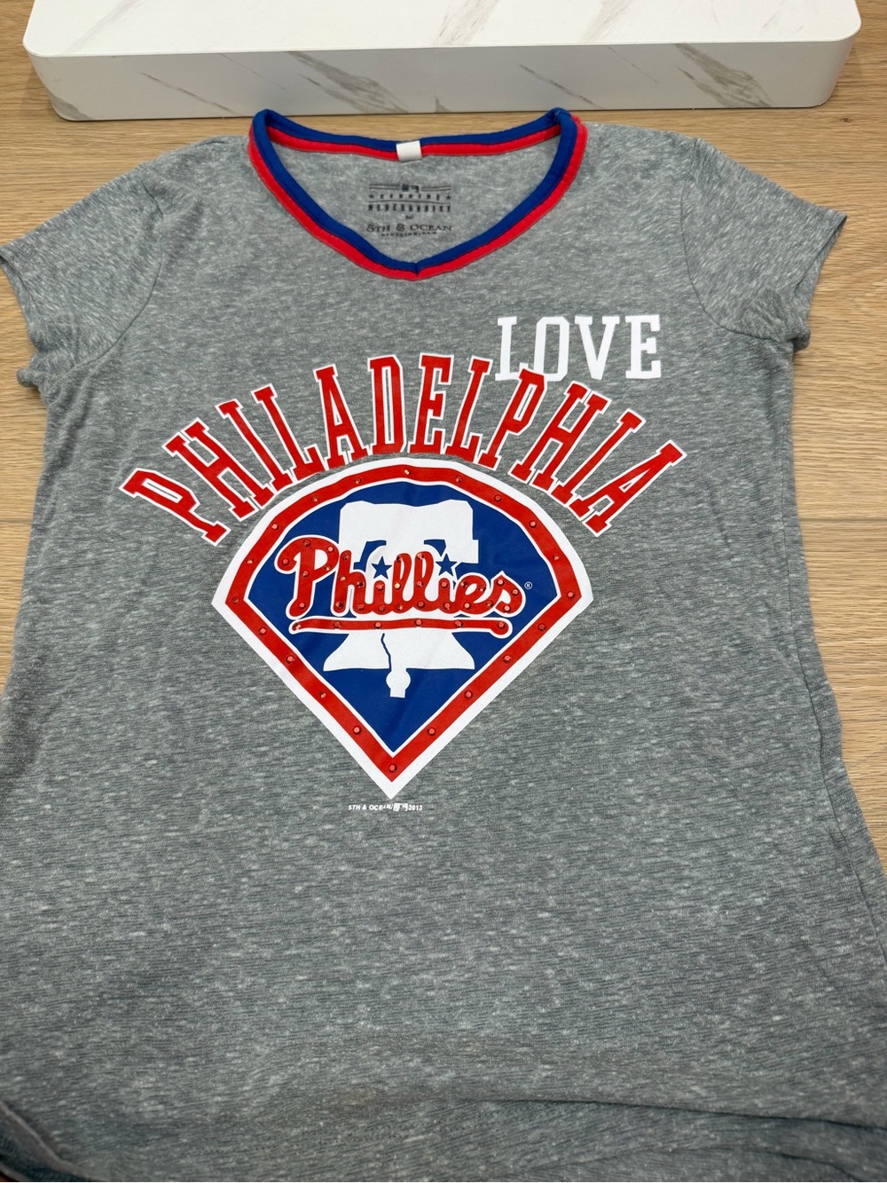 5th & Ocean Gray Philadelphia Phillies Short Sleeve Tee with Red & Blue Accents